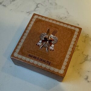 New Flower Knows - The Sweetie Bear Silk Satin Blush 02 garden picnic